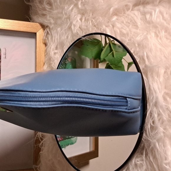 Salvatore Ferragamo for Turkish Airlines Business Class Toiletry Bag - Picture 4 of 14